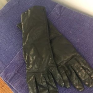 Leather gloves